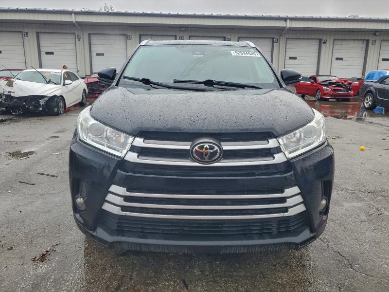 Фото 5 - TOYOTA HIGHLANDER