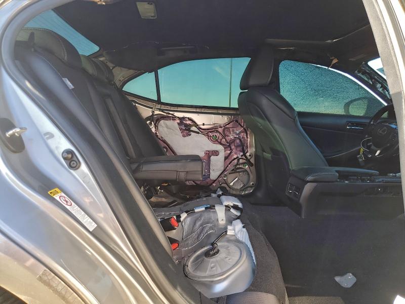 Фото 10 - LEXUS IS