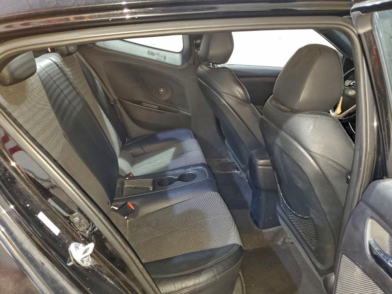 Фото 10 - HYUNDAI VELOSTER