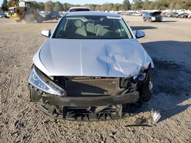 Фото 5 - HYUNDAI ELANTRA