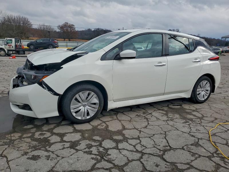 Фото 1 - NISSAN LEAF