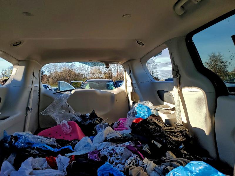 Фото 10 - CHRYSLER MINIVAN