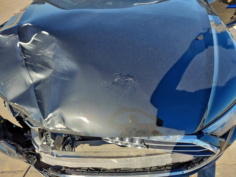 Фото 11 - AUDI A6