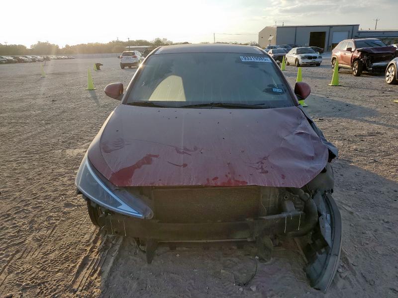 Фото 5 - HYUNDAI ELANTRA