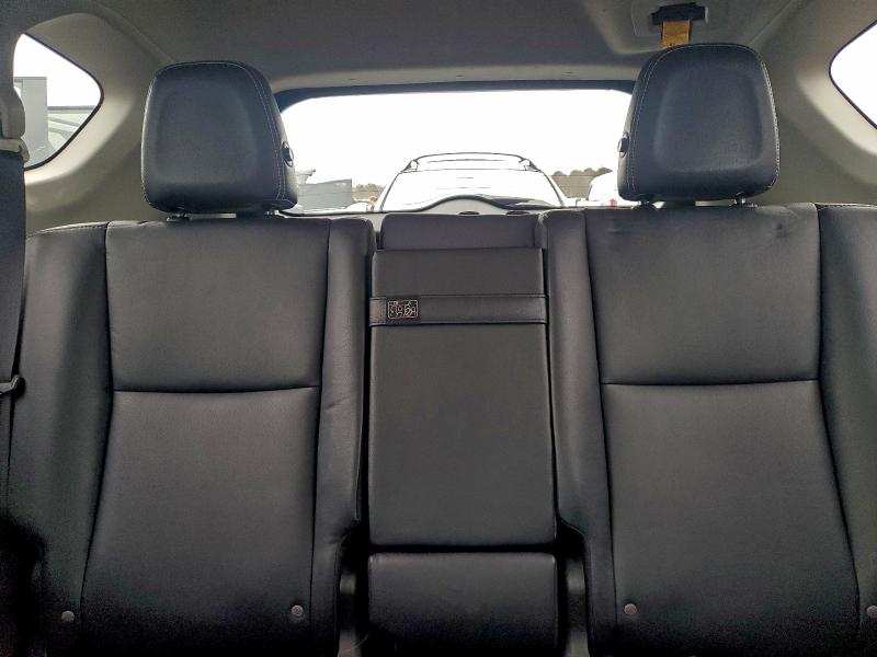 Фото 10 - TOYOTA RAV4