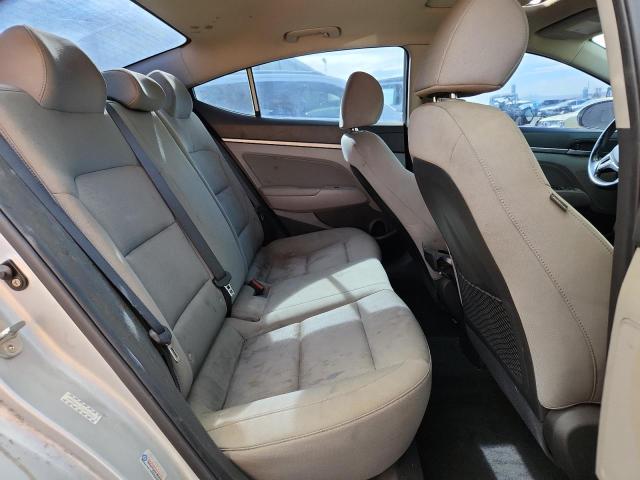 Фото 10 - HYUNDAI ELANTRA