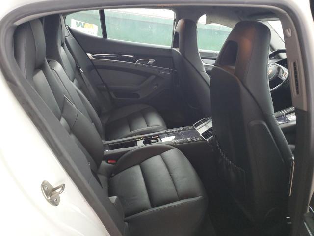 Фото 10 - PORSCHE PANAMERA