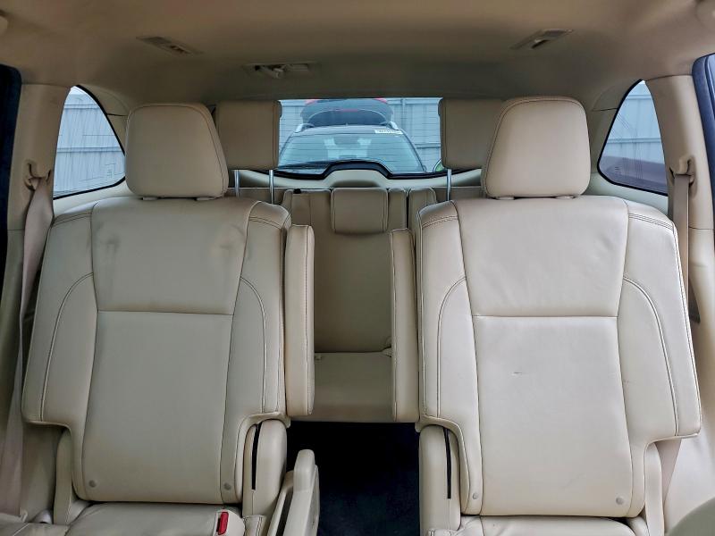 Фото 10 - TOYOTA HIGHLANDER