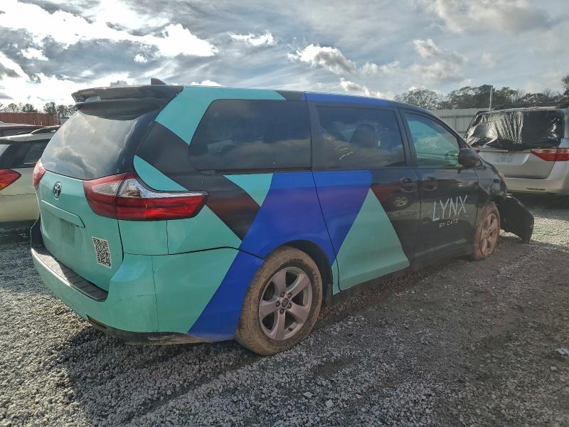 Фото 3 - TOYOTA SIENNA