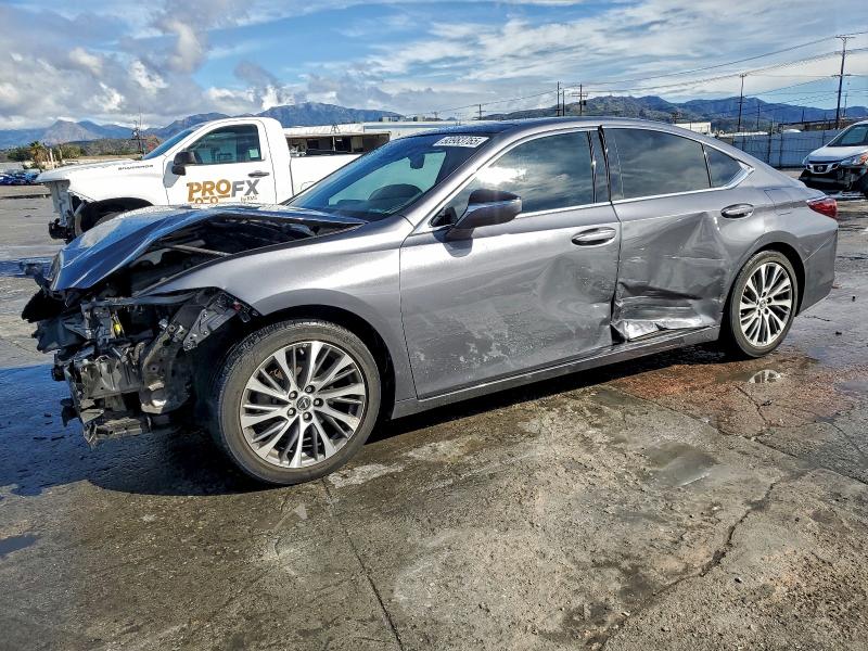 Фото 1 - LEXUS ES350