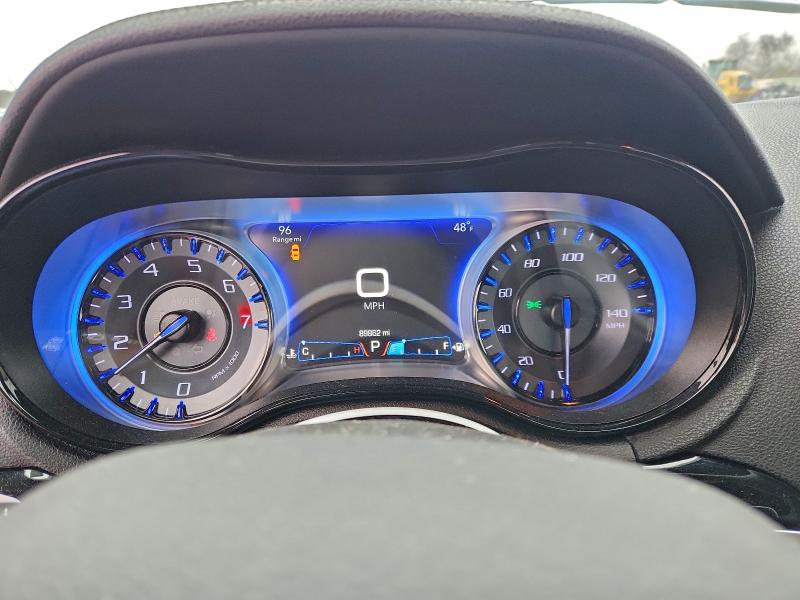 Фото 9 - CHRYSLER 300