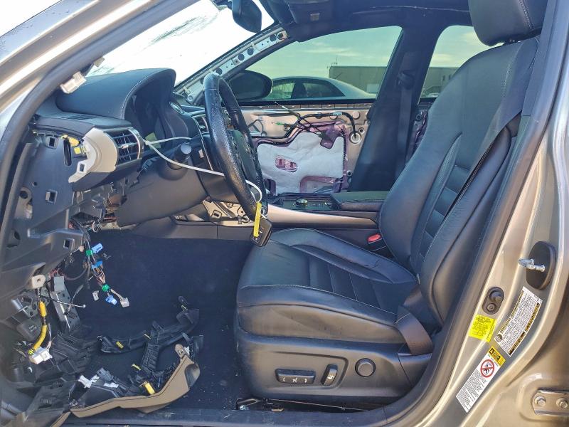 Фото 7 - LEXUS IS