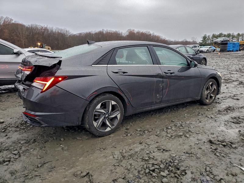 Фото 3 - HYUNDAI ELANTRA