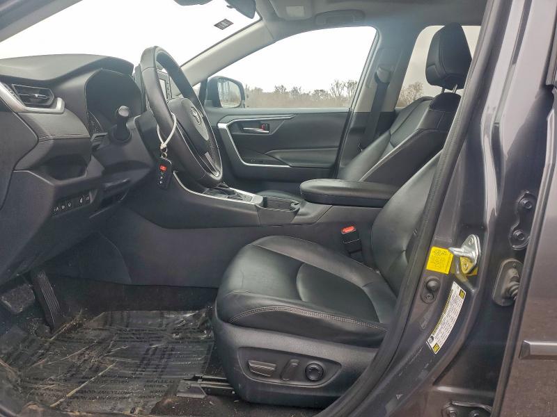 Фото 7 - TOYOTA RAV4