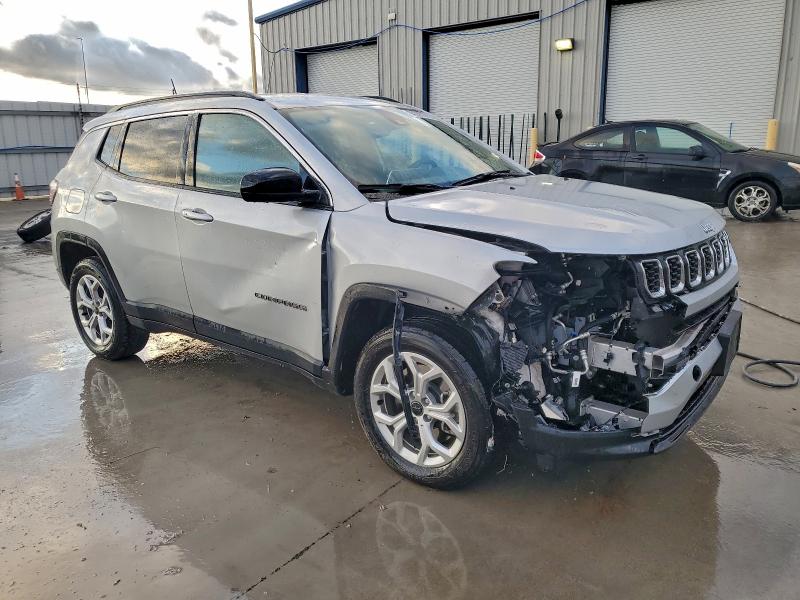 Фото 4 - JEEP COMPASS