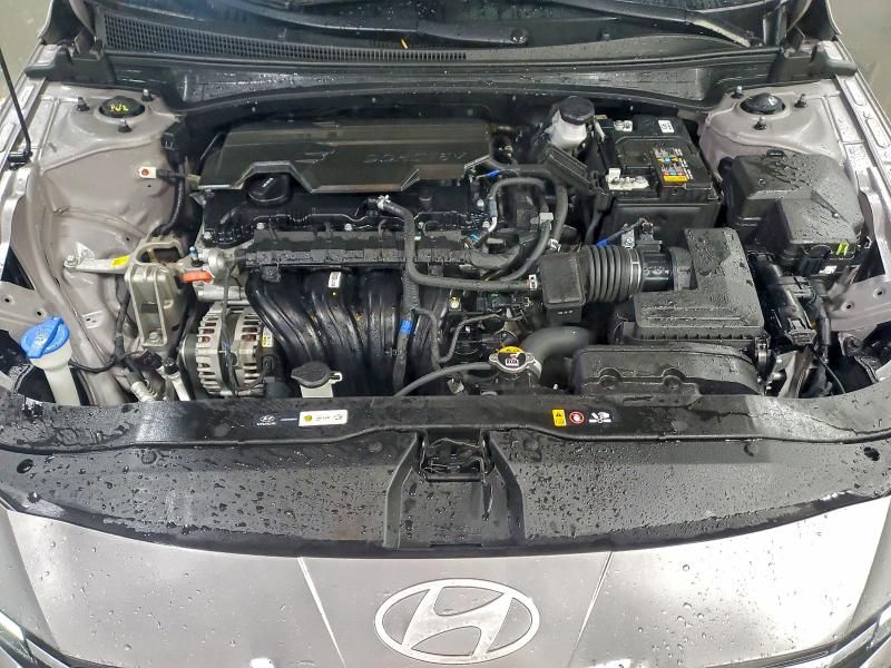 Фото 11 - HYUNDAI ELANTRA