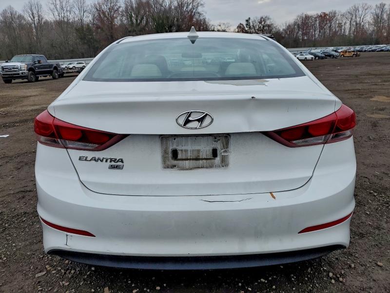 Фото 6 - HYUNDAI ELANTRA