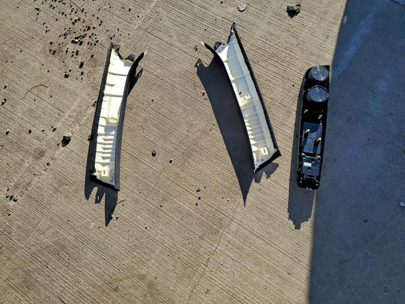 Фото 12 - LEXUS IS