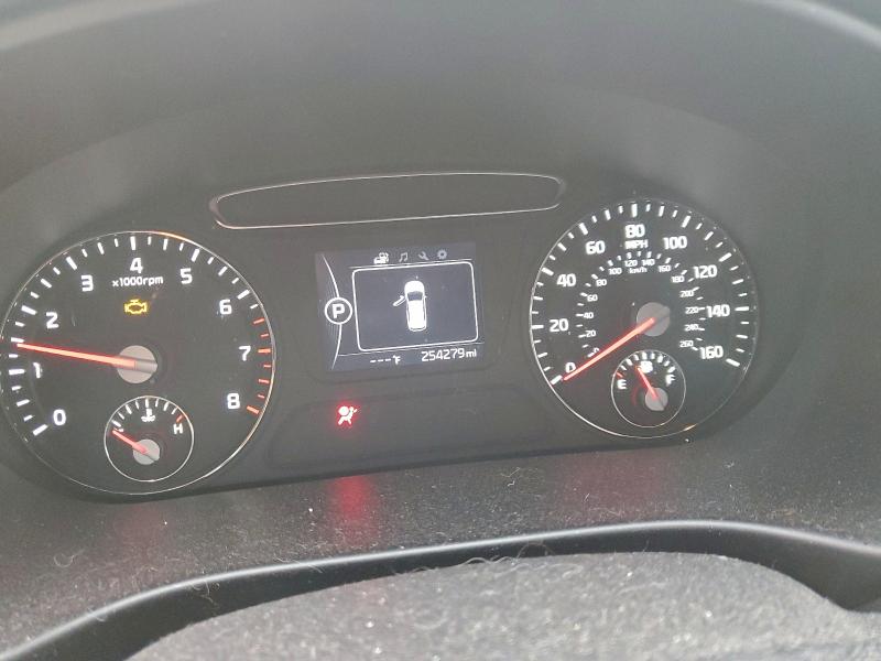 Фото 9 - KIA SORENTO