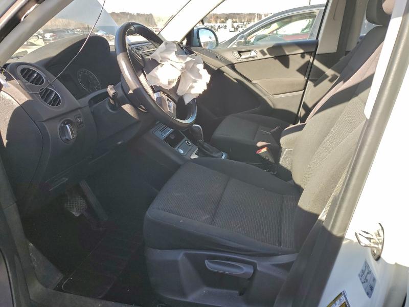 VOLKSWAGEN TIGUAN LIM 2018 VIN WVGAV7AX6JK004369