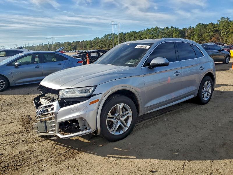 Фото 1 - AUDI Q5