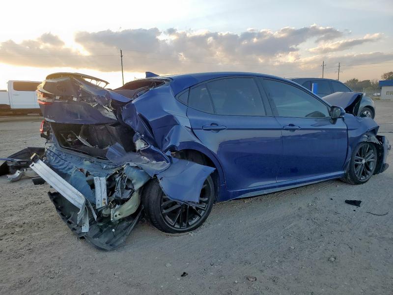 Фото 3 - TOYOTA CAMRY