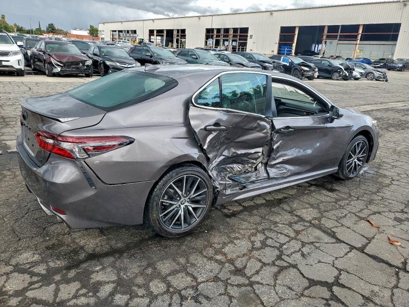 Фото 3 - TOYOTA CAMRY