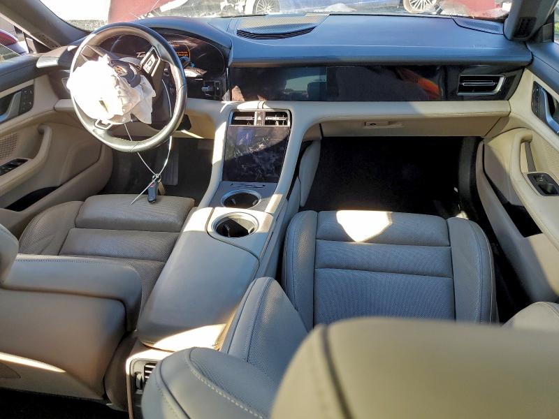 Фото 8 - PORSCHE TAYCAN