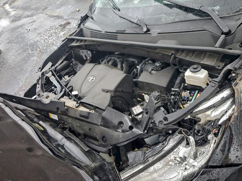 Фото 11 - TOYOTA HIGHLANDER