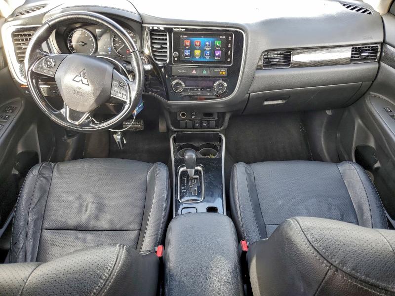 Фото 8 - MITSUBISHI OUTLANDER