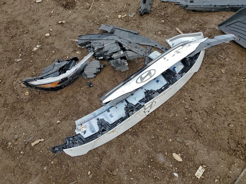 Фото 12 - HYUNDAI ELANTRA