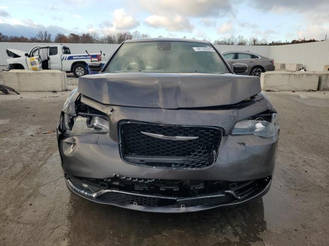 Фото 5 - CHRYSLER 300