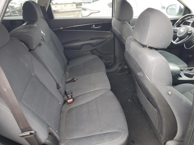 Фото 11 - KIA SORENTO