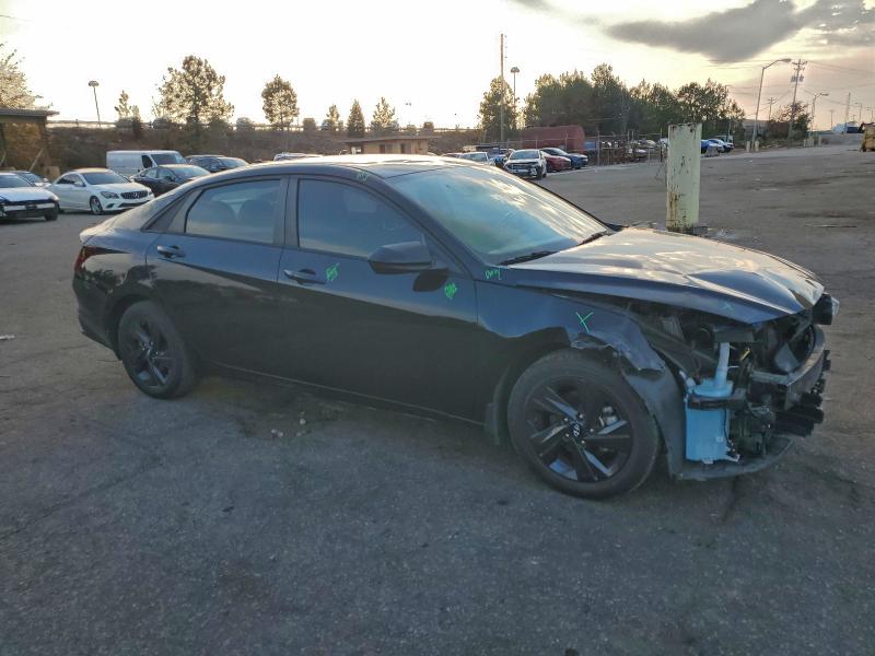 Фото 4 - HYUNDAI ELANTRA