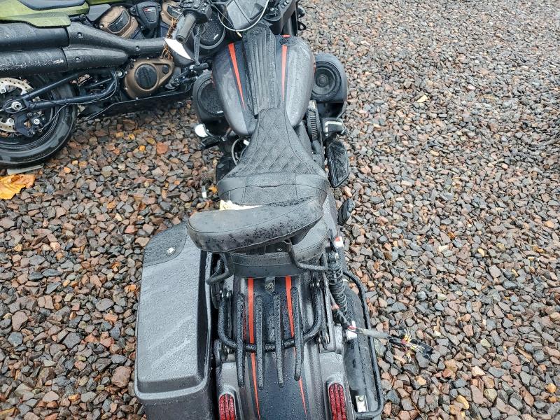 HARLEY-DAVIDSON FL 2018