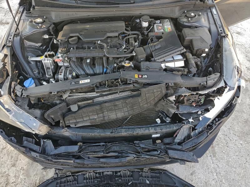 Фото 11 - HYUNDAI ELANTRA