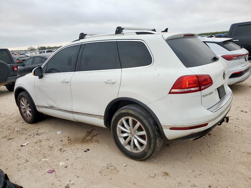 VOLKSWAGEN TOUAREG 2016 VIN WVGEF9BP9GD000516