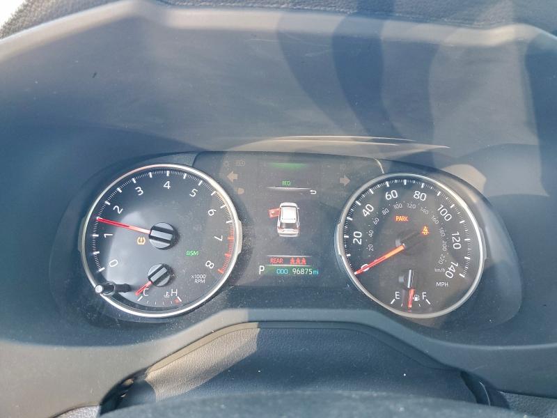 Фото 9 - TOYOTA RAV4