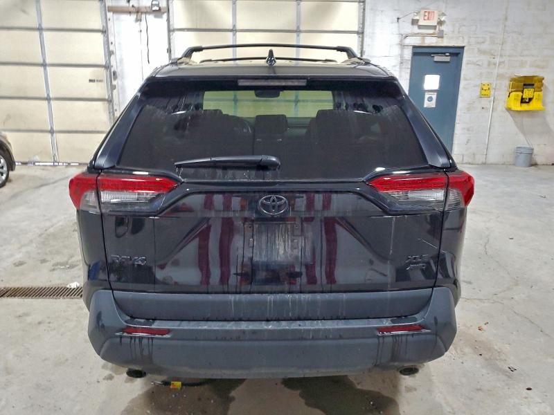 Фото 6 - TOYOTA RAV4