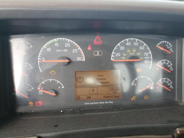 Фото 9 - VOLVO VN