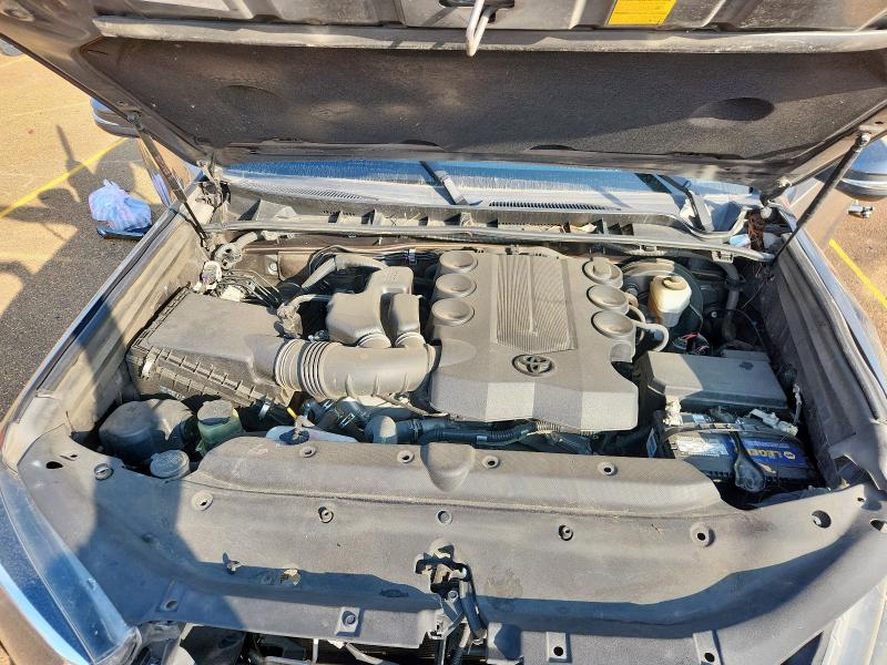 Фото 11 - TOYOTA 4RUNNER