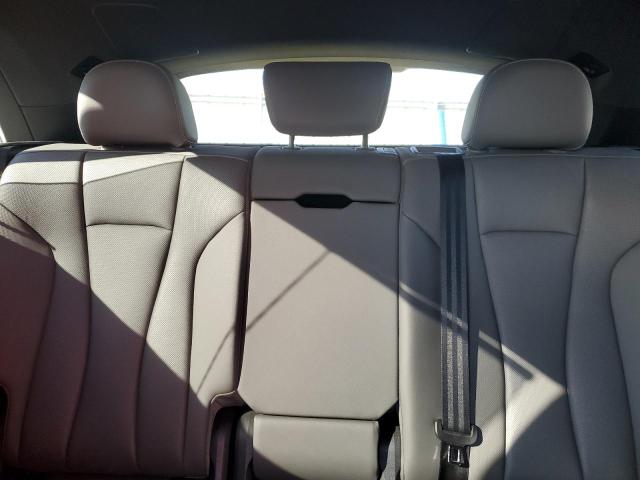 Фото 10 - AUDI Q8