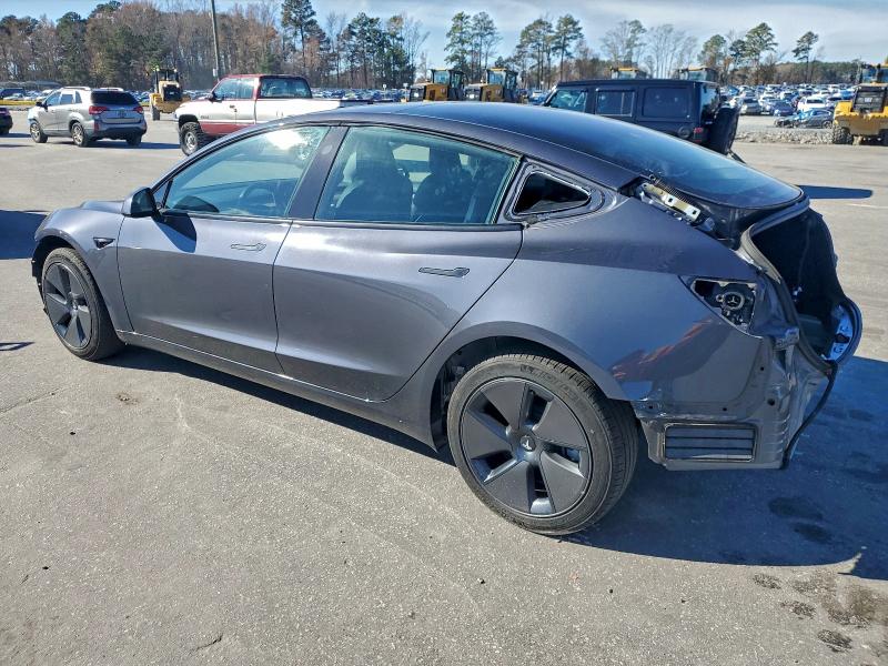 Фото 2 - TESLA MODEL 3