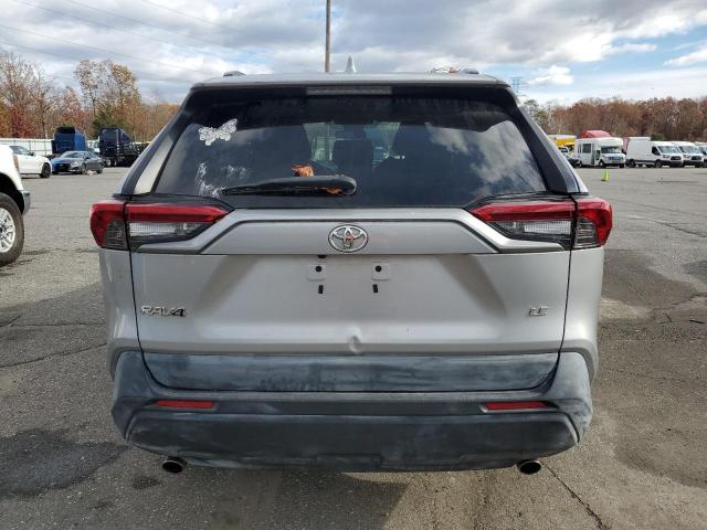 Фото 6 - TOYOTA RAV4