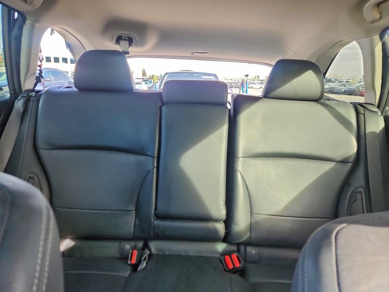 Фото 10 - SUBARU OUTBACK