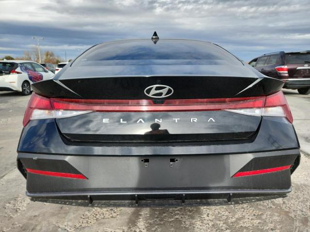 Фото 6 - HYUNDAI ELANTRA