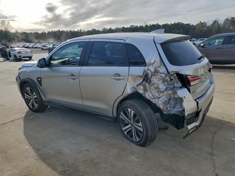 Фото 2 - MITSUBISHI OUTLANDER