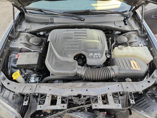 Фото 11 - CHRYSLER 300