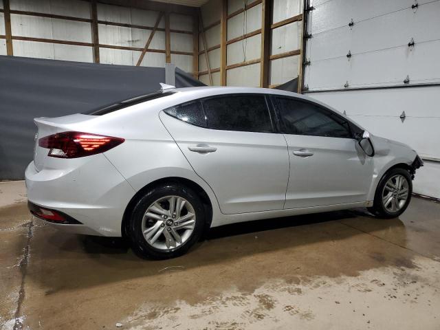 Фото 3 - HYUNDAI ELANTRA