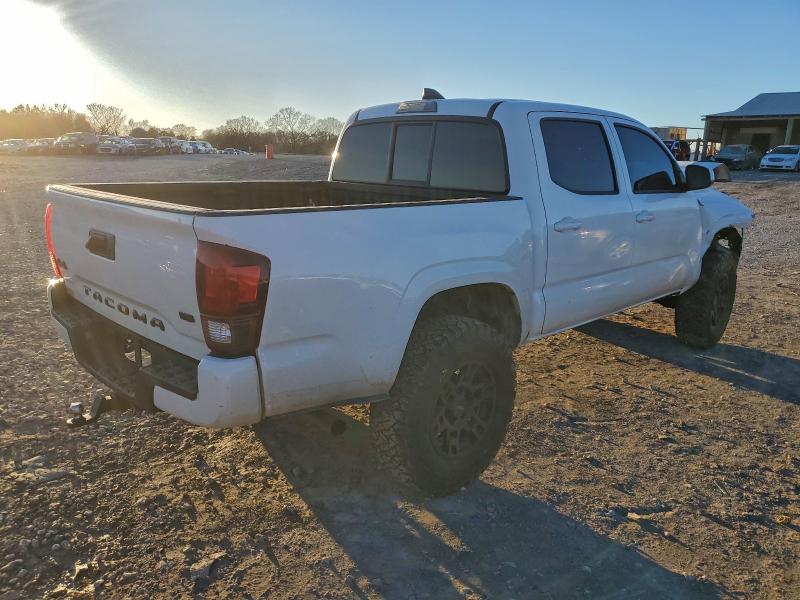 Фото 3 - TOYOTA TACOMA